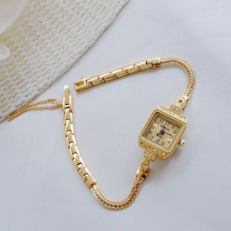 Vintage Digital Watch - Montre carrée vintage pour femme, bracelet